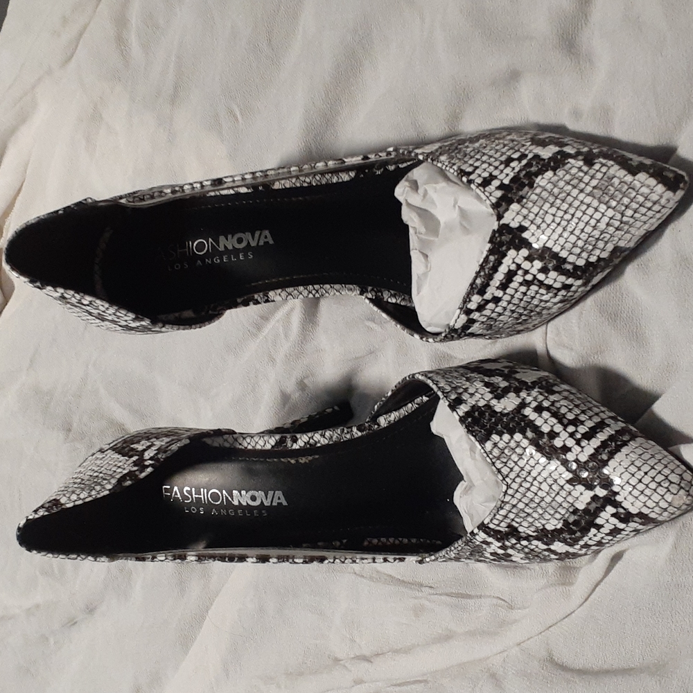 Fashionable snakeskin 8.5 heel shoes - Picture 4 of 11